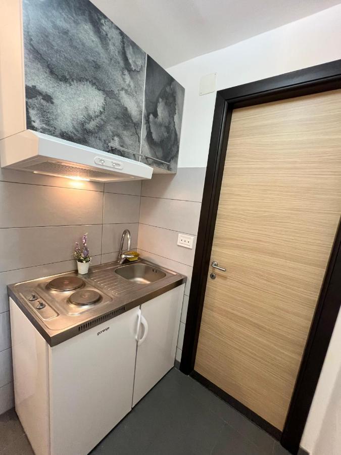 Apartman Center โอมิช ภายนอก รูปภาพ