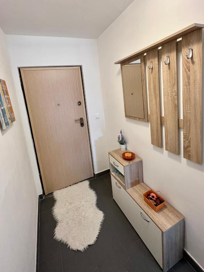Apartman Center โอมิช ภายนอก รูปภาพ