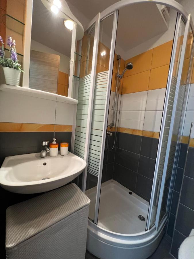 Apartman Center โอมิช ภายนอก รูปภาพ