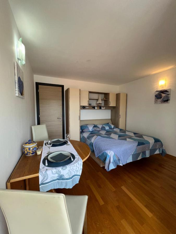 Apartman Center โอมิช ภายนอก รูปภาพ