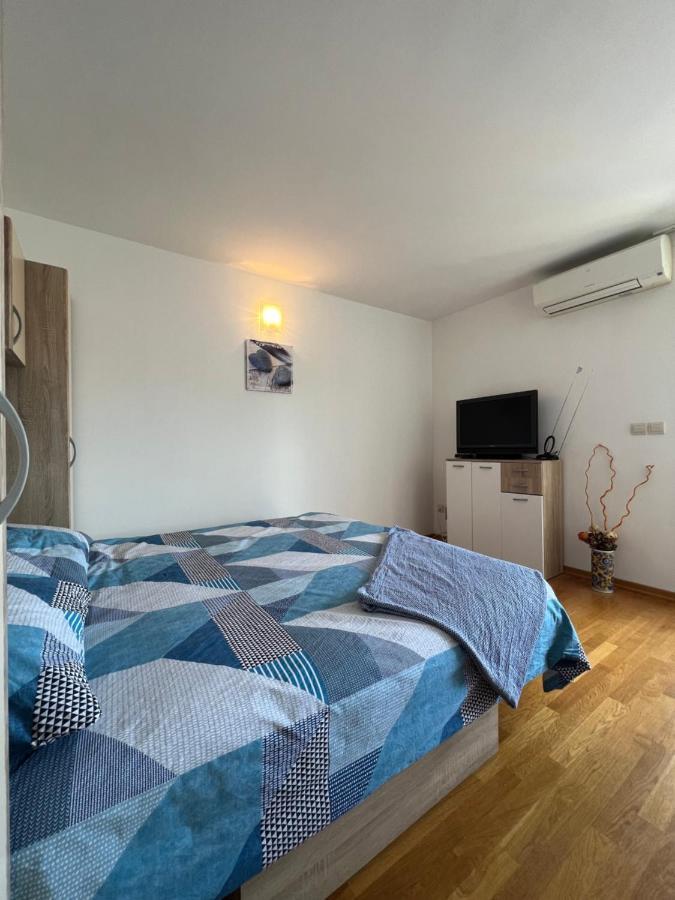 Apartman Center โอมิช ภายนอก รูปภาพ